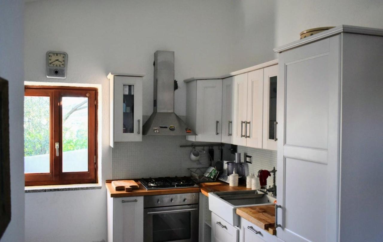 Iss Travel, Sea View Apartment Il Corbezzolo - Ground Floor With Air-Condition 圣特奥多罗 外观 照片