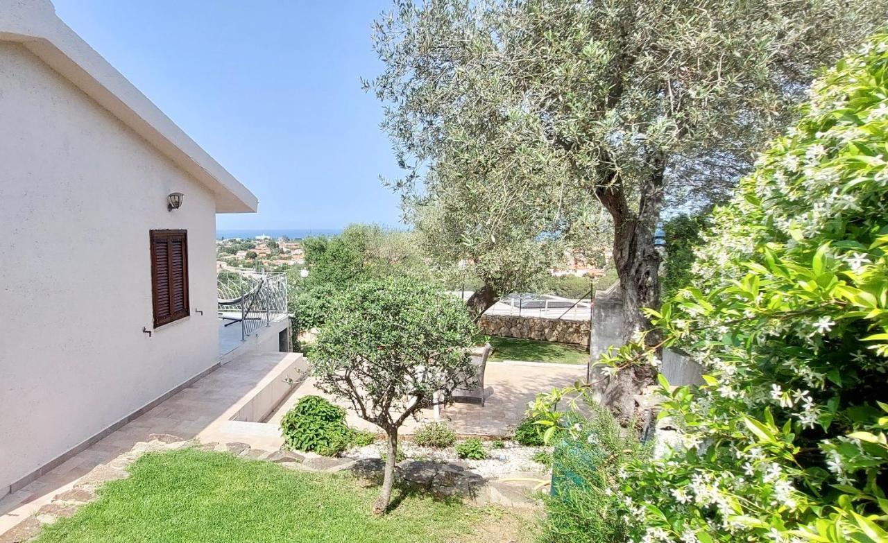 Iss Travel, Sea View Apartment Il Corbezzolo - Ground Floor With Air-Condition 圣特奥多罗 外观 照片